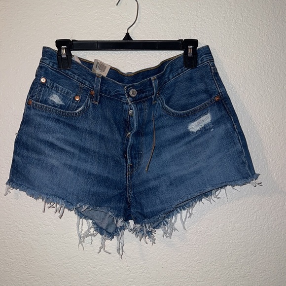 Levi's Women's Blue Denim 501 distressed shorts - Picture 2 of 3